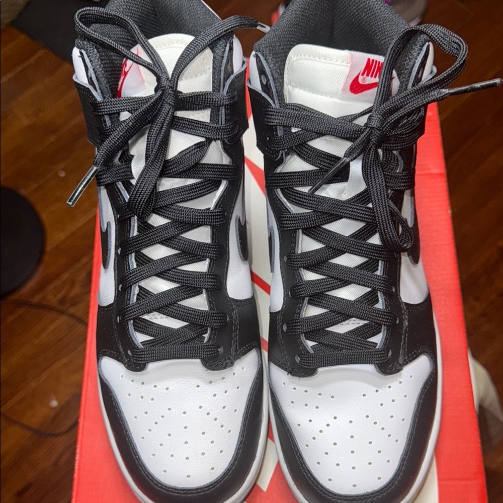 Nike Dunk High Panda (2021) High-Tops with Red Accents Like New Sz 9